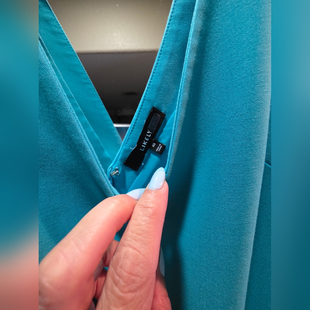 Elegant Blue Sleeveless Nicolette Gown - Picture 4 of 4